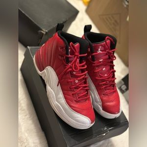 Jordan 12 gym red gs sz 6